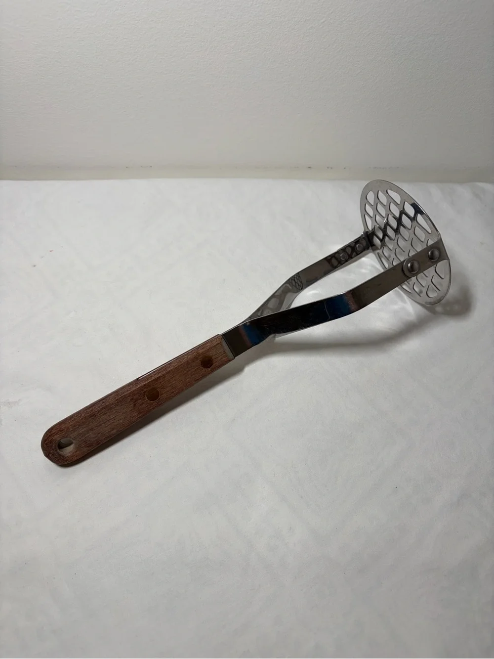 Robinson Knife Stainless Steel Potato Masher with Wooden Handle Silver/Brown